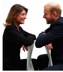 Pedig olyan kicsin múlik: egymáshoz fordulás, odafigyelés, meghallgatás! Napi pár perc, amikor leteszed a telefonod, a távirányítót, a laptopot és a társadra figyelsz! Ennyin múlhatnak életek!