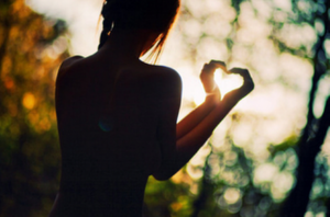 woman-making-heart-shape-with-handsning2